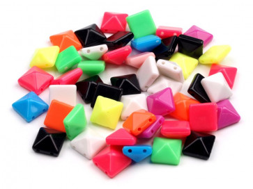 plastične perle - piramida, 10 x 10 x 6 mm, mix, 10 kos