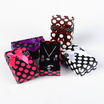 darilna embalaža za nakit, 50x80x27 mm, črna z vijoličnimi pikami, 1 kos