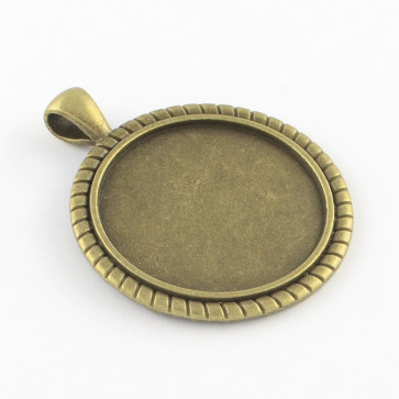 osnova za obesek - medaljon 47x38x2mm, antik, brez niklja, velikost kapljice: 30 mm, 1 kos