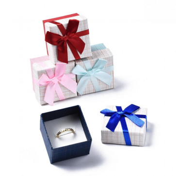 darilna embalaža - škatla za nakit s pentljo 5x5cm, rdeča, 1 kos