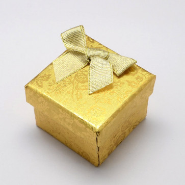 škatla za prstan 43x43x32 mm, zlate barve, 1 kos
