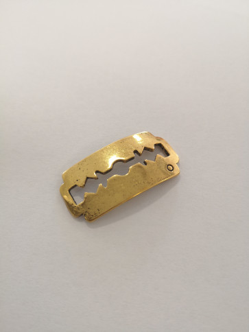kovinski vmesnik 17x35 mm, b. starega zlata, žiletka, 1 kos