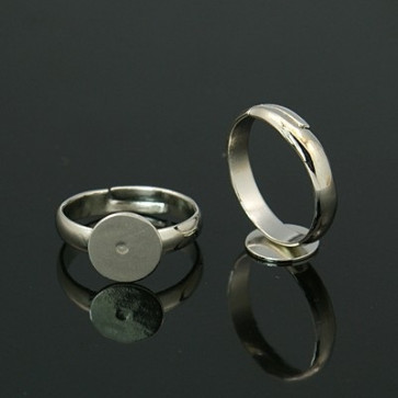 osnova za prstan s ploščico 10 mm, premer nastavljivega obročka: 19 mm, platinaste barve, brez niklja, 1 kos