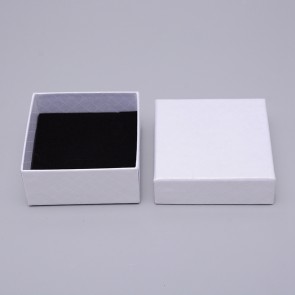 Darilna embalaža - škatla za nakit 7.5x7.5x3.5cm, bele barve, 1 kos