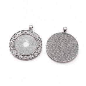 osnova za obesek - medaljon 59x50x2.5 mm, barva starega srebra, brez niklja, velikost kapljice: 35 mm, 1 kos