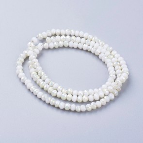 Steklene perle, nepravilno okrogle 4x3 mm, velikost luknje 0,3 mm, bele b., 1 niz - cca 165 kos